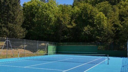 Terrain de tennis