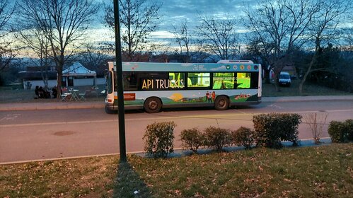 API truck's et l'association CLéS à la gare de Parent